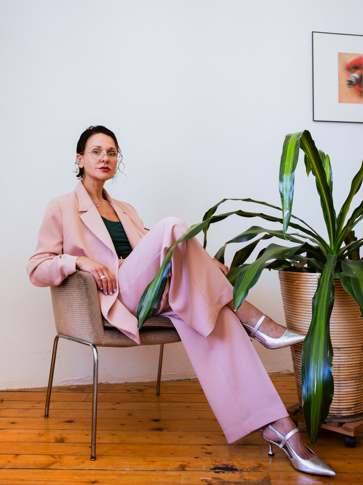 Anna — Chair